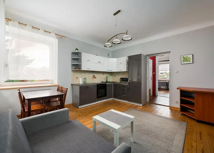 Włochy Rejonowa Homely By Bookinghost