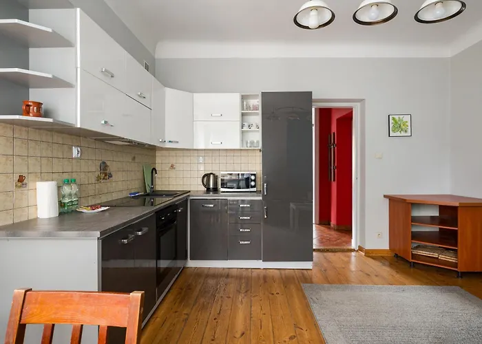 Włochy Rejonowa Homely By Bookinghost